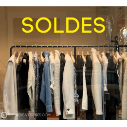 STICKER LETTRAGE ADHESIF SOLDES JAUNE VITROPHANIE POUR VITRINE DE MAGASIN BOUTIQUE FOURNISSEUR AUTOCOLLANT PAS CHER