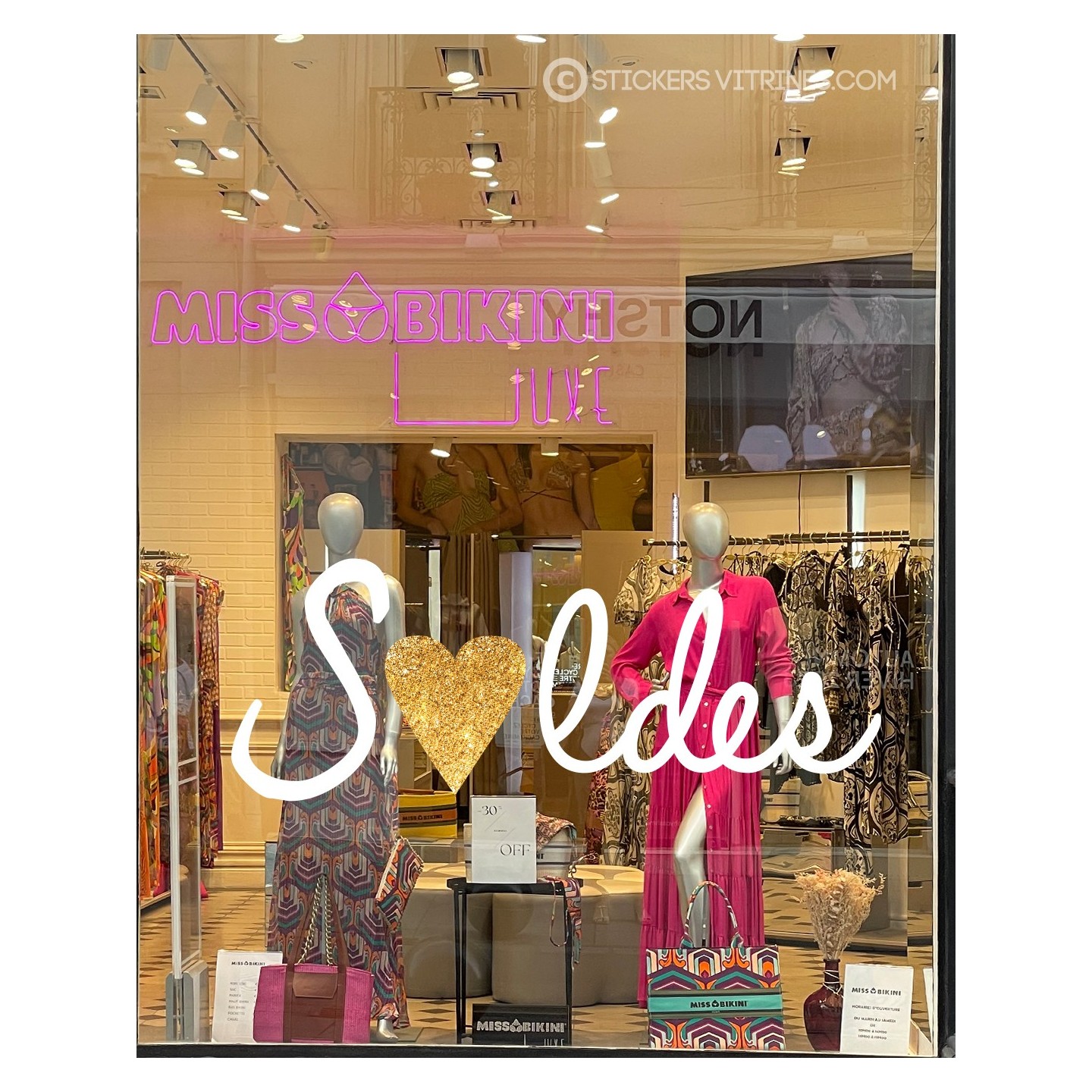Adhésif géant pour décorer vos vitrines : Sticker Soldes Petit Coeur