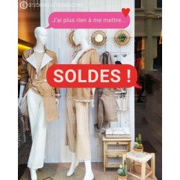Adhésif SMS pour les Soldes : décorez la devanture de votre commerce.